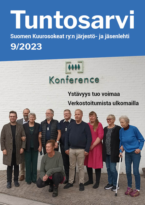 Tuntosarvi 9/23 kansikuva. Pohjoismaisten kuurosokeusyhdistysten puheenjohtajien ja varapuheenjohtajien kokouksen ryhmäkuva.